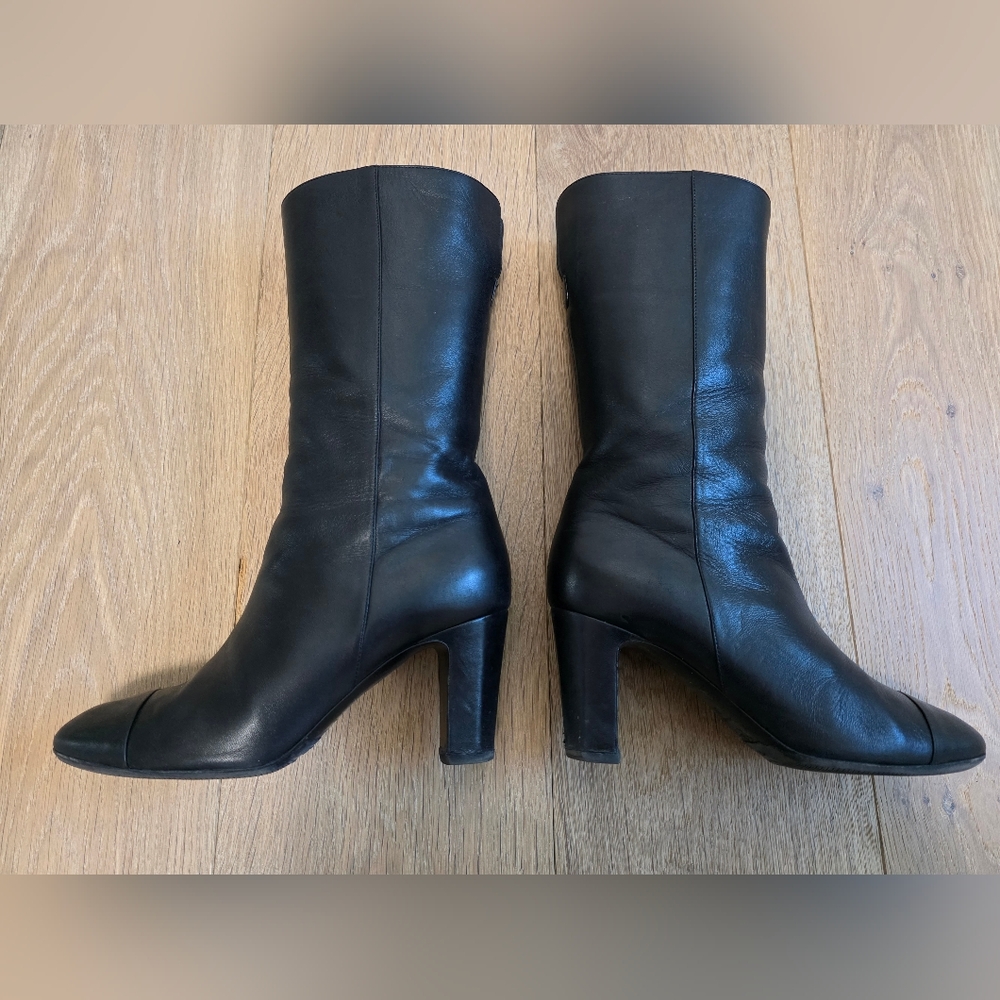 CHANEL Black Leather Boots - Picture 4 of 16